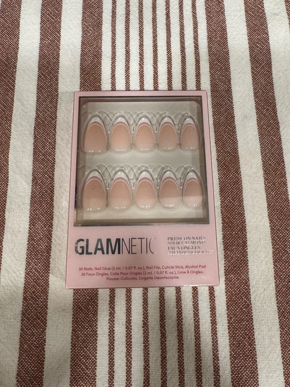 GLAMNETIC Press-On Nails - Set of 3 Short Almond